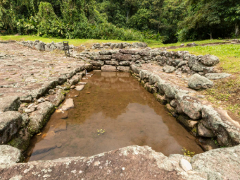 Estructuras arqueológicas de Guayabo